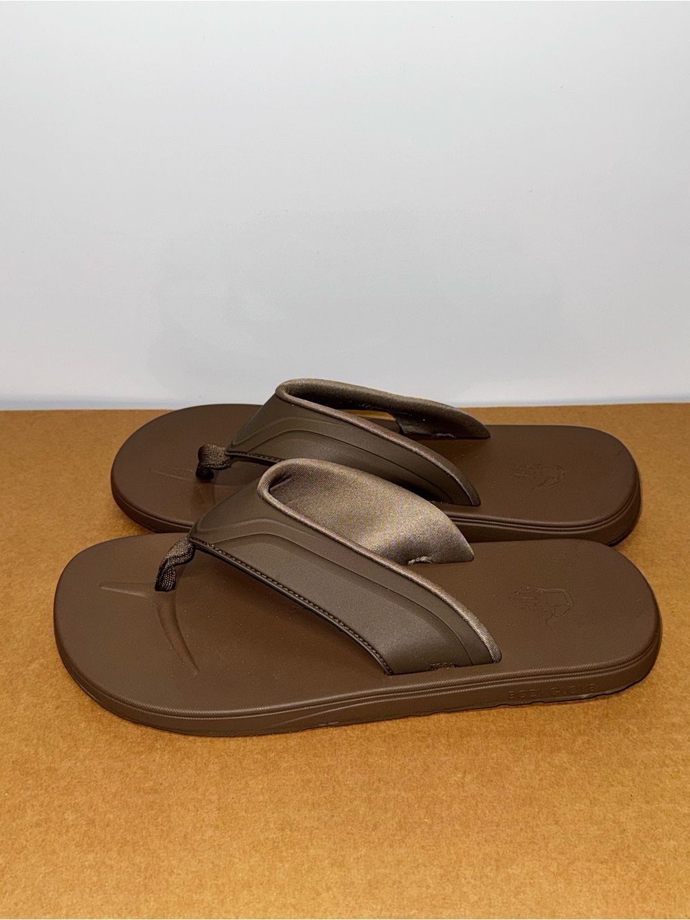 Body Glove Men’s Comfort Flip Flop Brown Size 8 - Excellent